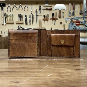 Portafoglio uomo in pelle con tasca ID, porta monete e porta banconote – Artigianale, personalizzabile, realizzato  mano in Italia