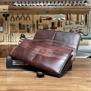 Portafoglio marrone scuro grande da donna in vero cuoio toscano, colore a scelta – Artigianale, personalizzabile, realizzato mano in Italia