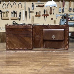 Portafoglio in pelle grande con tasca ID, porta monete e porta banconote – Artigianale, personalizzabile, realizzato  mano in Italia