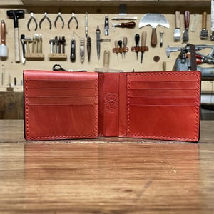 Herren-Geldbörse aus Leder mit 10 Kartenfächern und Ausweisfach, Geldscheinfach – handgefertigt, anpassbar, Made in Italy