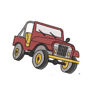 Może przedstawiać: Haftowany wzór czerwonego Jeepa z żółtymi akcentami na kołach i we wnętrzu. Jeep ma czarną kratkę, wycieraczki i pałąk. Koła są szare z żółtymi środkami. Projekt znajduje się na białym tle.