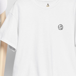 Minimalist Linux T-Shirt: Circle Logo Tech Tee, Open Source