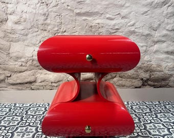 Cómoda de laca roja hecha a mano, estilo era espacial, de los años 70 / Muebles vintage esculturales / Pieza única / Elemento llamativo / Interiores retro