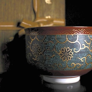 Japanese Vintage Ceramic, Kutani Pottery Tea Bowl, Blue Grainy Matcha Chawan - "Azure Threads of Clematis" - with Wooden Box