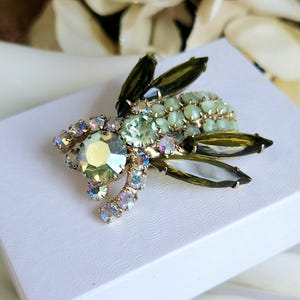 Vintage Juliana Style Ab Rhinestone & Art Glass Cabochon Bee Brooch