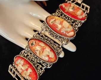 Vtg SELRO SELINI Bracelet with Large Coral Lucite Pieces embedded with Gold Confetti & Crushed Seashells in a Antiqued Silver tone Setting