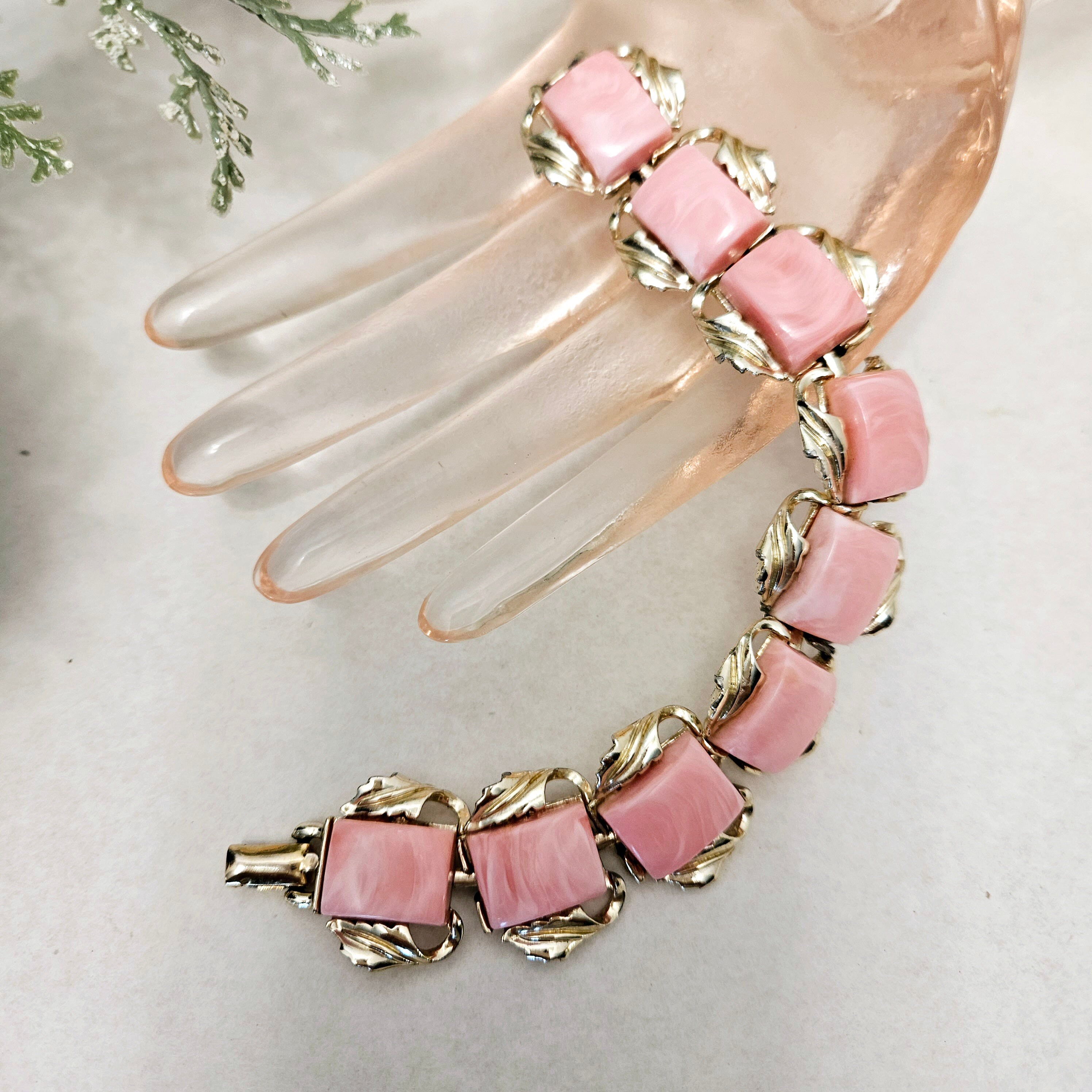 Vintage CORO Pink Swirl Thermoset Bracelet With a Light Gold Tone 