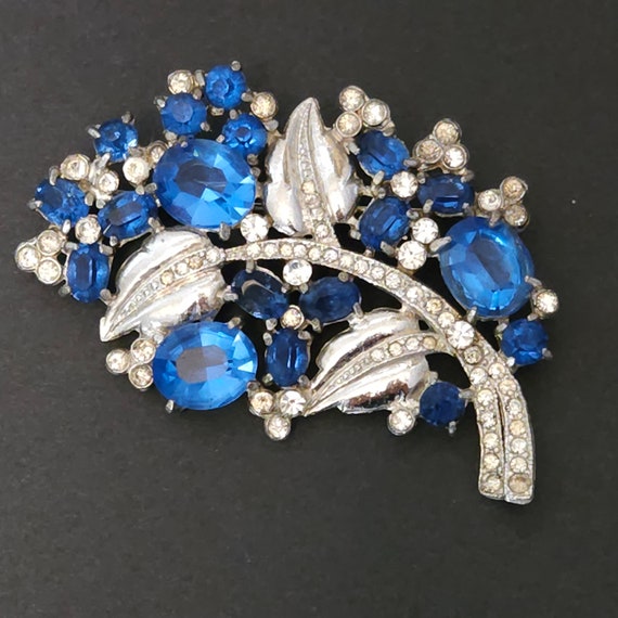 Vintage 1930s blue Rhinestone Floral Spray Brooch… - image 3