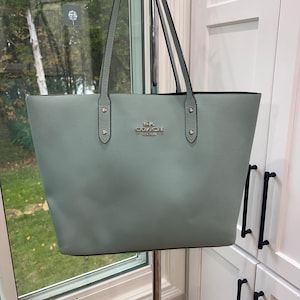 Coach ボディバッグ グレー/ネイビー 人気商品 未使用品 COACH コーチ ボディバッグ グレー/ネイビー コーチ
