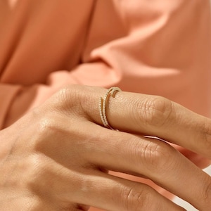 14k Solid Gold Pavé CZ Wrap Ring: Split Shank Spiral Band