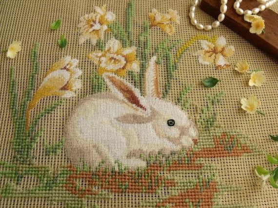 Vtg 18/" PREWORKED Needlepoint Canvas Farmhouse-Brown Rabbit Bunny Yellow Garland