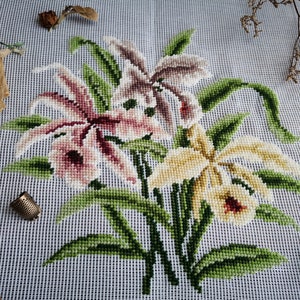 23&quot; Shabby Soft White Pink Bouquet Chair Cover. Large Floral Chair Cover . Vintage PREWORKED Needlepoint Canvas