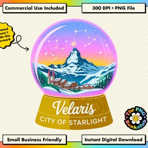 Puede incluir: Una ilustración digital de una bola de nieve con un pico montañoso nevado, un pequeño pueblo con edificios de tejados rojos y un cielo en degradado pastel con constelaciones. La base dorada muestra el texto Velaris CITY OF STARLIGHT.