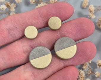 Pendientes de cemento circulares modernos / Pendientes de hormigón redondos bicolor dorados y grises / Joyería minimalista para el día a día / Juego de dos para el Día de la Madre