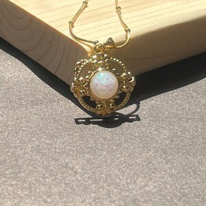 Vintage Opal-Effect Pendant Necklace: Gold Victorian Style, Pearl Charm
