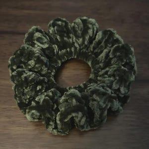 Gehäkeltes Samt Scrunchie