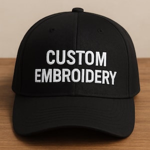 Stickrahmen mit individuellem Logo: Personalisiertes handgemachtes Dekor