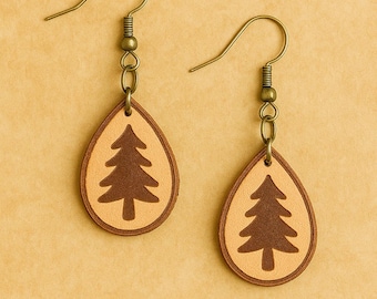 Orecchini in pelle fatti a mano con albero – Gioielli rustici naturali – Orecchini leggeri Boho Forest – Regalo per gli amanti dell'aria aperta – Stile rustico