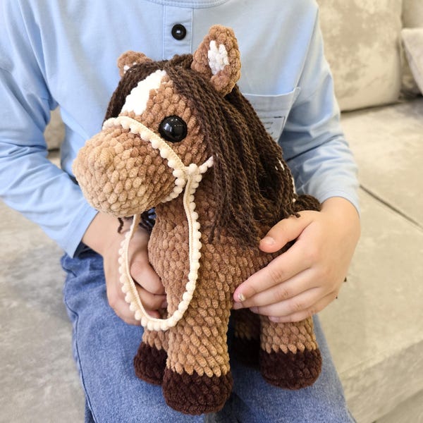 Crochet Horse Pattern: Amigurumi Soft Toy Horse