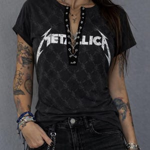 Camiseta de concierto de Metallica con cordones: camiseta reciclada de una banda