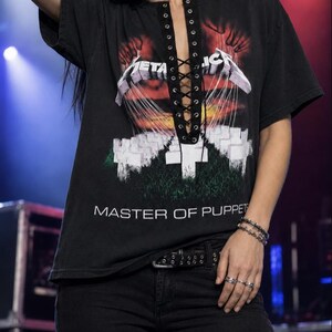 Metallica Master of Puppets Schnür-Band-T-Shirt - Upcycled Konzert-Shirt Bild 2