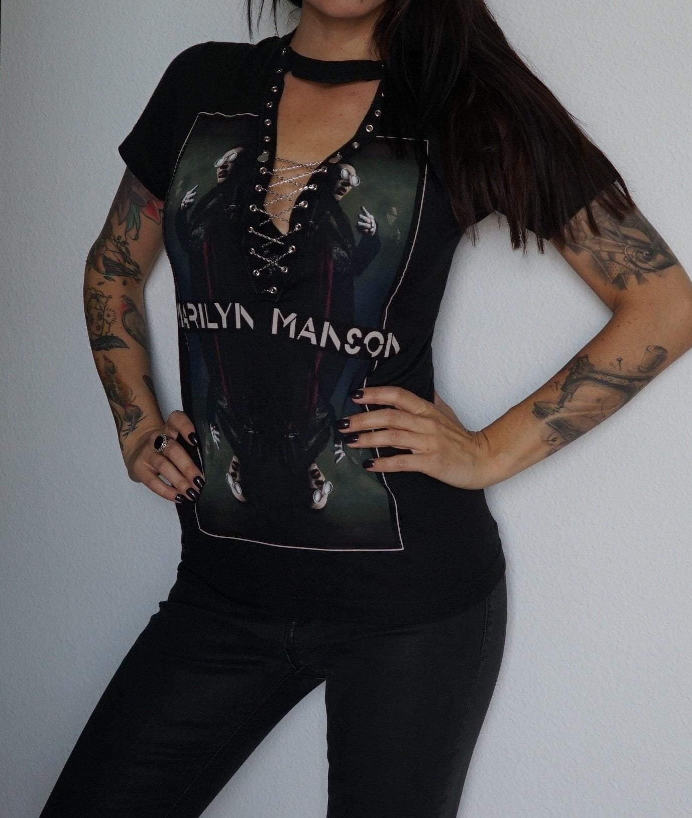 Marilyn Manson concert Music festival band crew Tee Shirt, T-Shirt  Lace Up Band Tee Chain