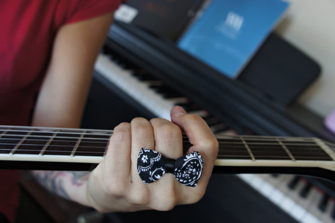 Olivia Paige - Pin up Bow Bandana Rockabilly Ring - Etsy