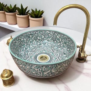 Bol de lavabo en céramique marocain personnalisé - Lavabo de ferme - Lavabo de salle de bain enveloppé de laiton - Poterie faite main