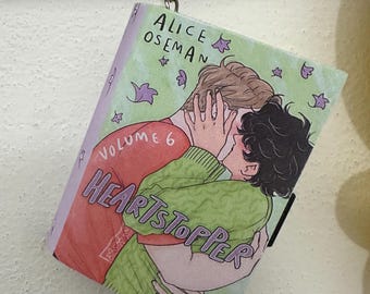 Heartstopper Mini Keychain Book Volume 6 – DIY Box Inspired by the Netflix Series | Handmade Fan Merch