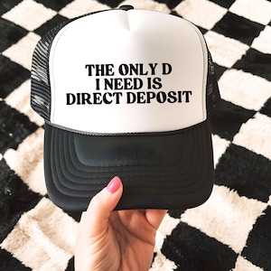 Het enige wat ik nodig heb is directe aanbetaling Grappige truckershoed ongepaste hoed Hot Girl Summer Beach Vacation Pool Party Hat Girls Bach Trip Hat