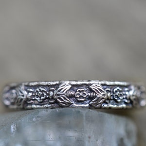 Tiny Rose & Bee Ring, Oxidised Silver Honeybee Stacking Band, Womens Dainty Poesy Promise Jewelry, Unique Artisan Nature Inspired Rings