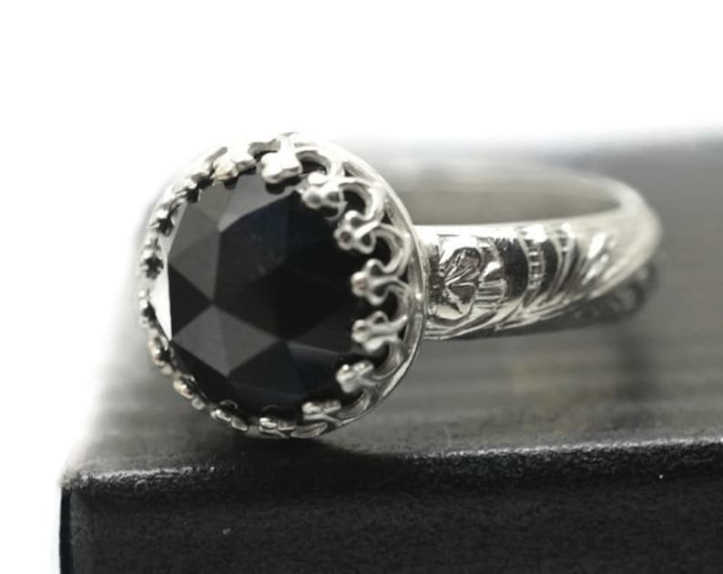 Engraved Women/'s Jewelry Natural 10mm Round Rose Cut Stone Black Spinel Engagement Ring Customized Sterling Silver Flower Band