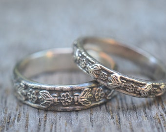 Honeybee Wedding Set, Engraved Sterling Silver Couples Poesy Rings, Unique Oxidised Silver Nature Inspired Rose & Bee Commitment Jewelry
