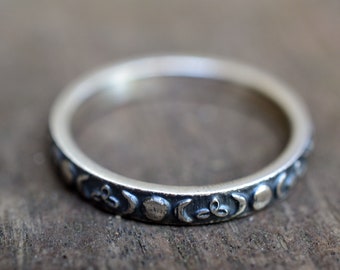 Womens Moon Ring, 3mm Wide Oxidised Silver Crescent Full Moon Phase Band, Pagan Triple Goddess Jewelry