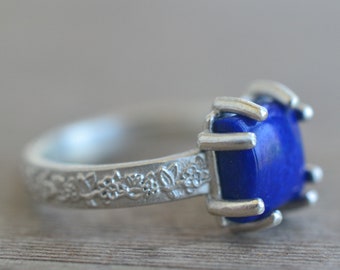Lapis Lazuli Ring, 8mm Square Cut Blue Stone, 925 Sterling Silver Rose Leaf Band, Natural Crystal Jewellery