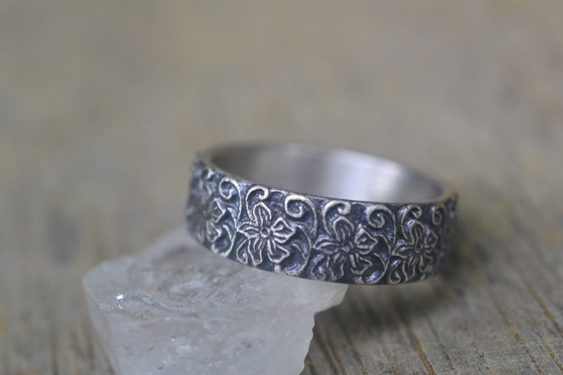 Men's Hibiscus Wedding Band, Gothic Oxidized Sterling Silver Art Nouveau Style Flower Ring, Engraved Floral Patterned Male Jewelry image 3