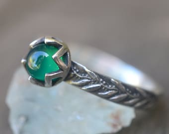 Emerald Ring, 5mm Lab Created Green Stone, Oxidised 925 Silver Eucalyptus Leaf Pattern Band, Personalised Womens Jewellery