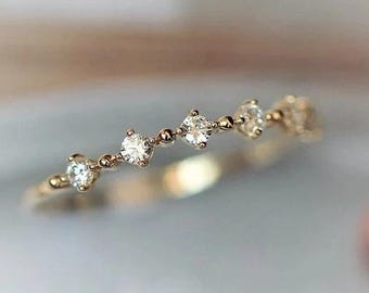 Anello sottile impilabile in oro massiccio 14 carati, elegante e raffinato, anello in oro, anello sottile impilabile, regalo per lei, regalo di Natale per lei