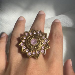 クンダンリング、ピンクの花のリング、インドのブライダルリング、パキスタンのブライダルリング、パキスタンのインドの花嫁介添人、インドのブライダルジュエリー、サンギートリング