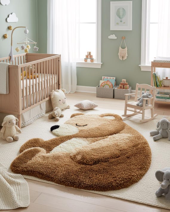 眠るクマのラグ – 手織りの子供部屋用ウールカーペット、動物モチーフ 