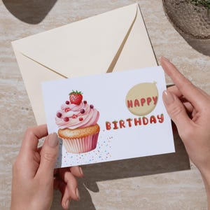 Druckbare Geburtstagskarte, süße Cupcake Grußkarte, Spaß Dessert Geburtstag Design, süße Karte mit Streuseln, digitaler Download, faltbar