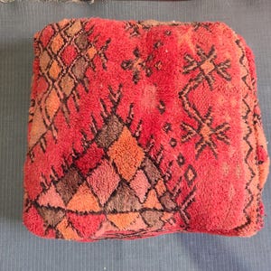 Luxurious RED Vintage Moroccan Kilim Pouf – Handwoven Wool Floor Cushion in Red, Orange & Purple – Boho Decor Pouffe Cover