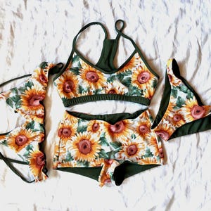 Sportbikini met zonnebloem, sportieve badkleding, tweedelig trainingsprogramma, racerbackset, surfbikini, sportbadpak, laag broekje, topje met striksluiting op de rug