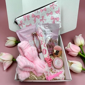 At-Home SPA Beauty Box – Self Care Gift Set for Women, Pink Pamper Kit, Nail & Hand Care, Relaxation Spa Gift, Beauty Set for Girlfriend