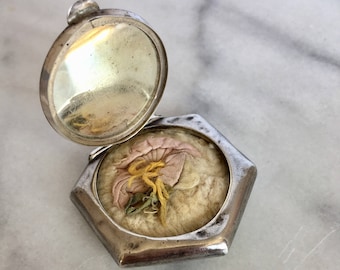 Colgante antiguo de plata esterlina con polvera compacta / Medallón con monograma FCM de la época eduardiana