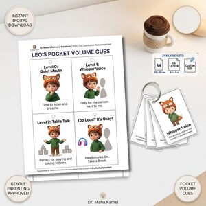 Könnte beinhalten: Ein digitaler Download-Bogen mit dem Titel Leo's Pocket Volume Cues, der vier illustrierte Abschnitte mit einer Figur in einer Fuchsmütze zeigt. Das Set enthält ein ringgebundenes Kartendeck, das Lautstärkestufen von leise bis Kopfhörer zeigt.