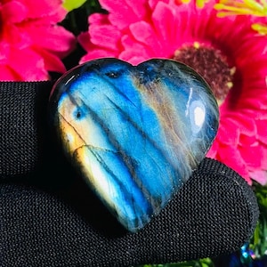 Labradorite Heart Cabochon: Multi-Fire Gemstone, 60 Carat (34X34X7MM)
