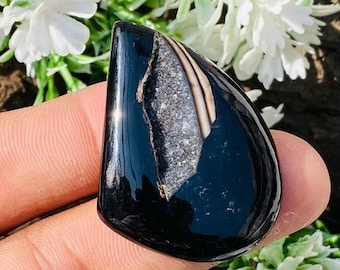 Cabochon met zwarte agaat druzy edelsteen, mooie sieraden maken (39 x 31 x 6 mm)
