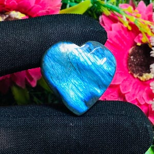 Peacock Flash Labradorite Heart Cabochon: Jewelry Making (27X28X6MM, 35 Carat