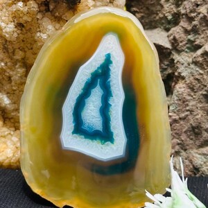 Cabochon di agata druzy a forma di fetta: pietra naturale per decorazione domestica (72x51x5mm)
